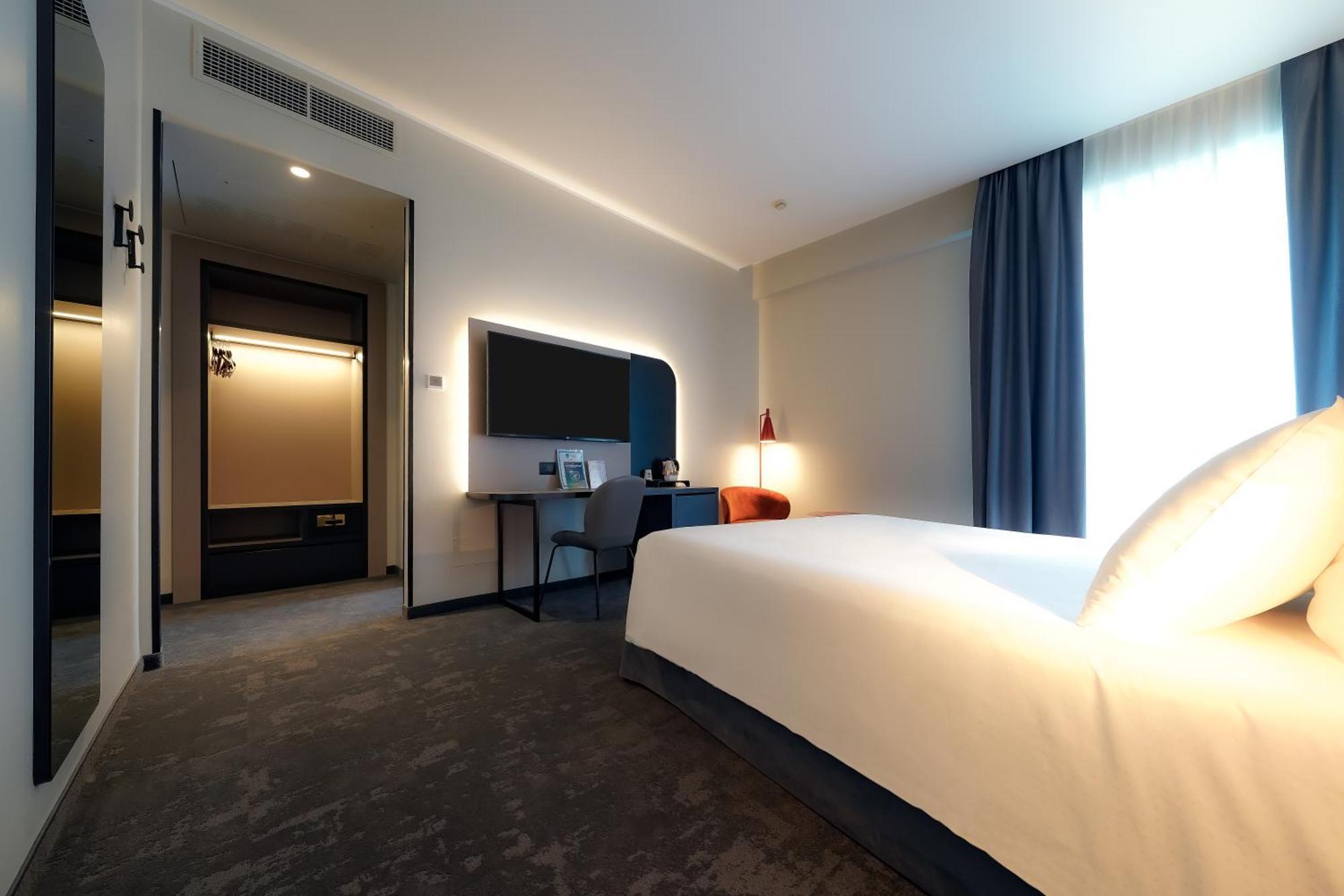 Hotel Mercure Centro Palazzo Dolci 4*