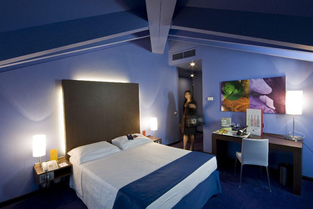 Hotel Mercure Centro Palazzo Dolci 4*
